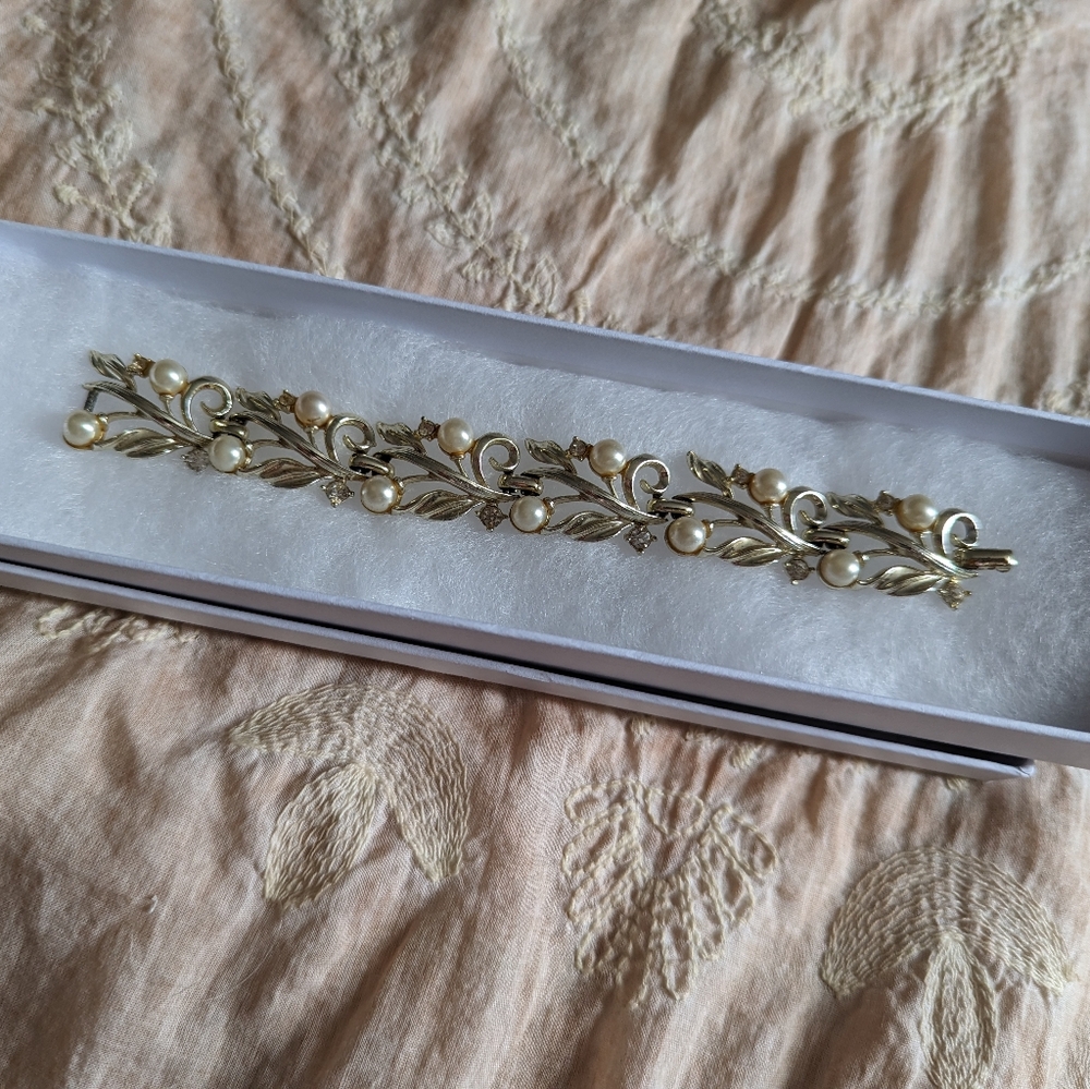 Vintage Lisner Bracelet
